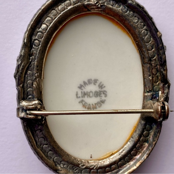 Antique Limoge Porcelain Brooch - Silver Setting - Picture 4 of 6